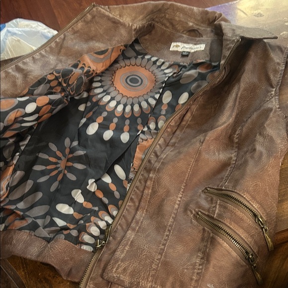 Montana Co Brown Leather Vest with Zipper Details - Picture 3 of 3